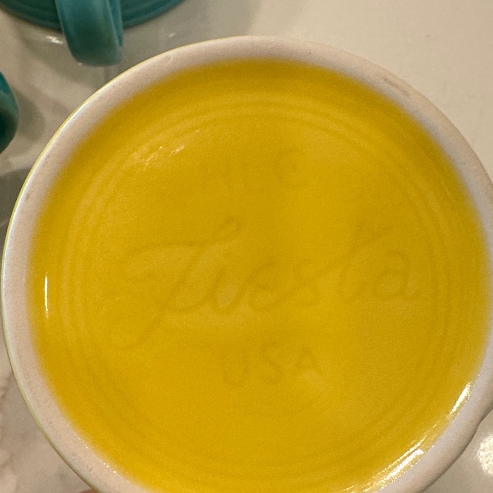 FIESTAWARE MUGS HLC  2 Yellow & 2 Turquoise Ceramic Tom & Jerry Ring Handle EUC - Picture 8 of 12